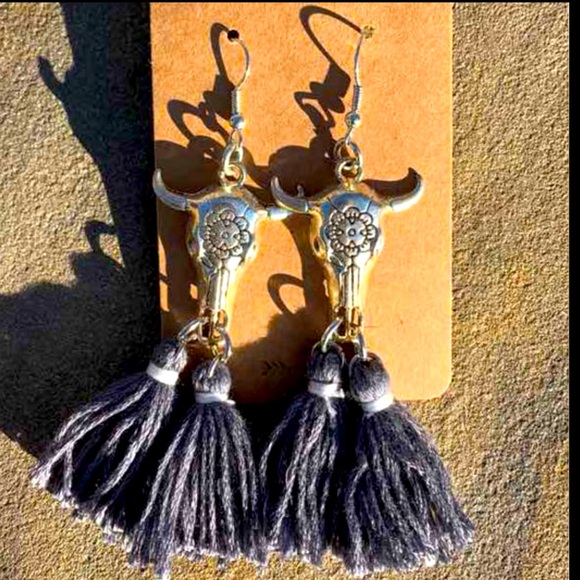 Steer Head Tassel Earrings - Picture 3 of 4